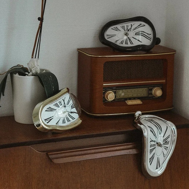 MELTING CLOCK